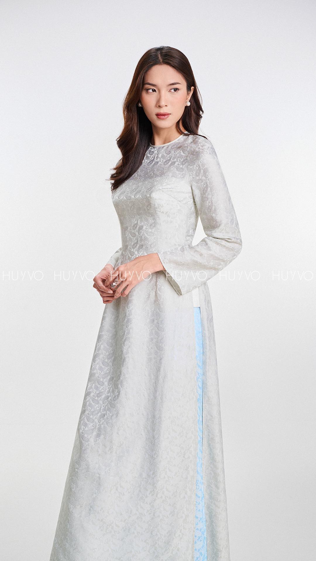 The Grey First Lady – Peacock