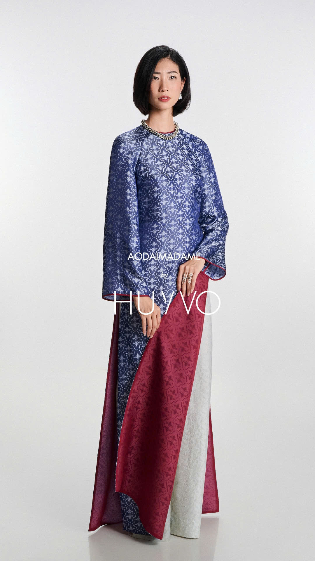 Sắc Đen Huyền Bí – Abloom