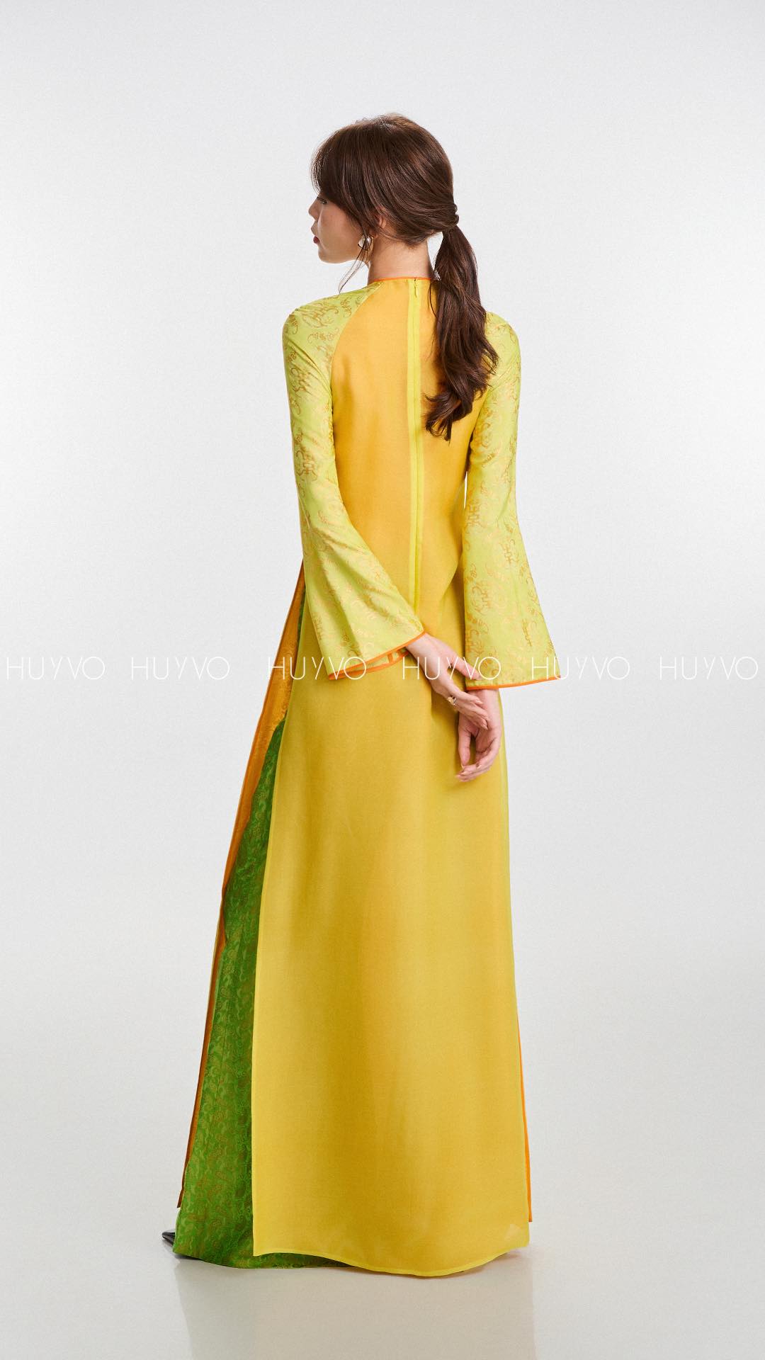 The Illuminating Yellow – Tradition